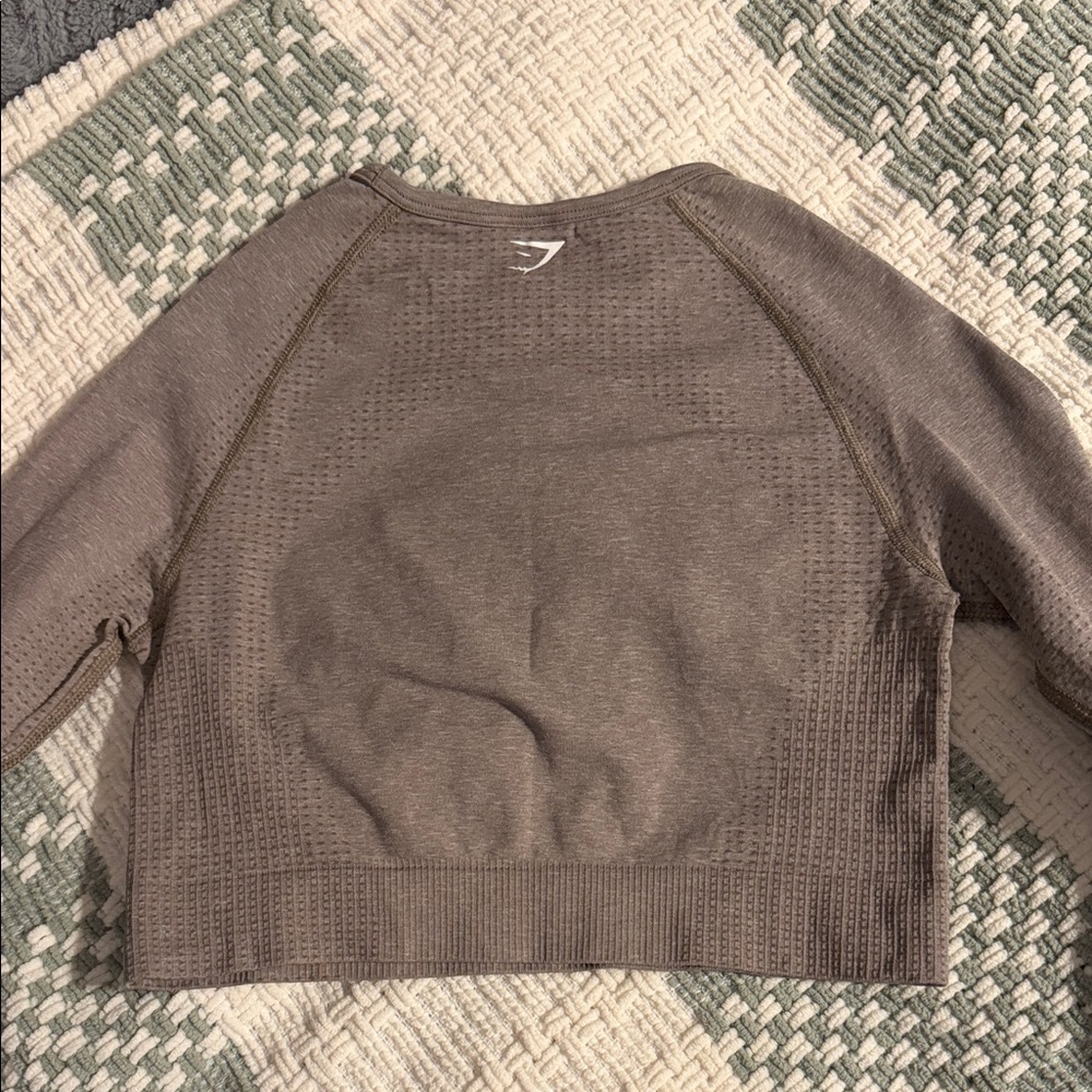 Women’s Gymshark cropped long sleeve shirt - Picture 6 of 7